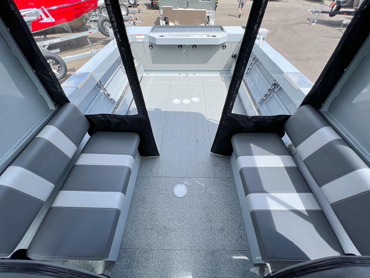 Slide: The Image of Interior view of 2023 Hewescraft 200 Pro-V ET HT boat with gray seating. - 12