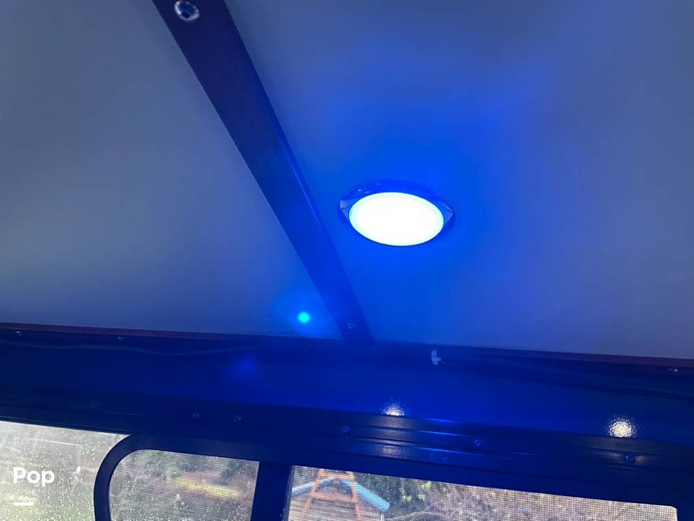 Slide: The Image of Hewescraft Pacific Explorer 270 2022 - 110