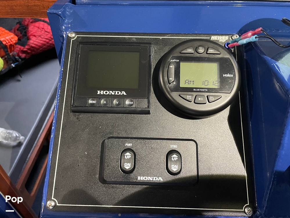 Slide: The Image of Hewescraft Pacific Explorer 270 2022 - 16