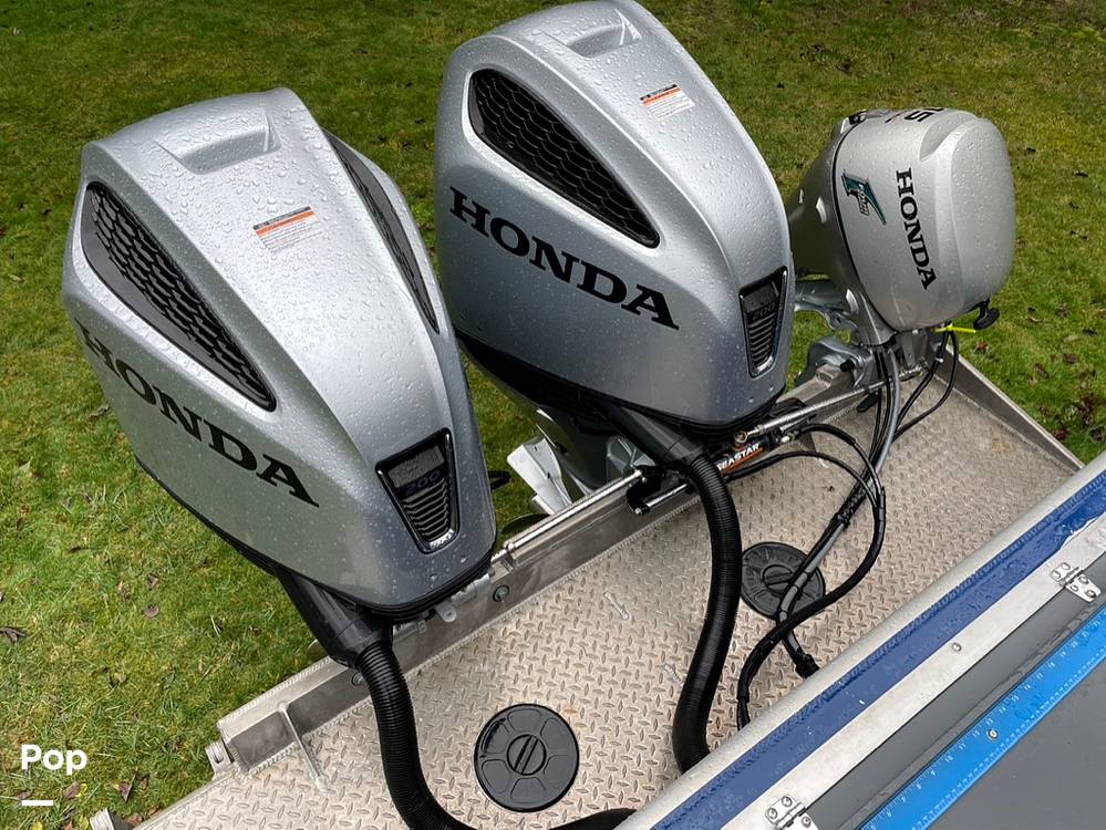 Slide: The Image of Hewescraft Pacific Explorer 270 2022 - 17