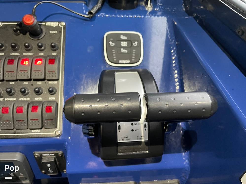 Slide: The Image of Hewescraft Pacific Explorer 270 2022 - 18