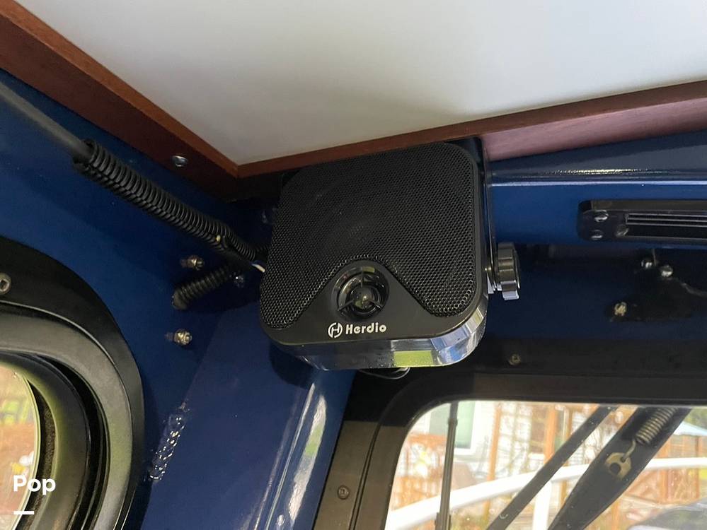 Slide: The Image of Hewescraft Pacific Explorer 270 2022 - 23