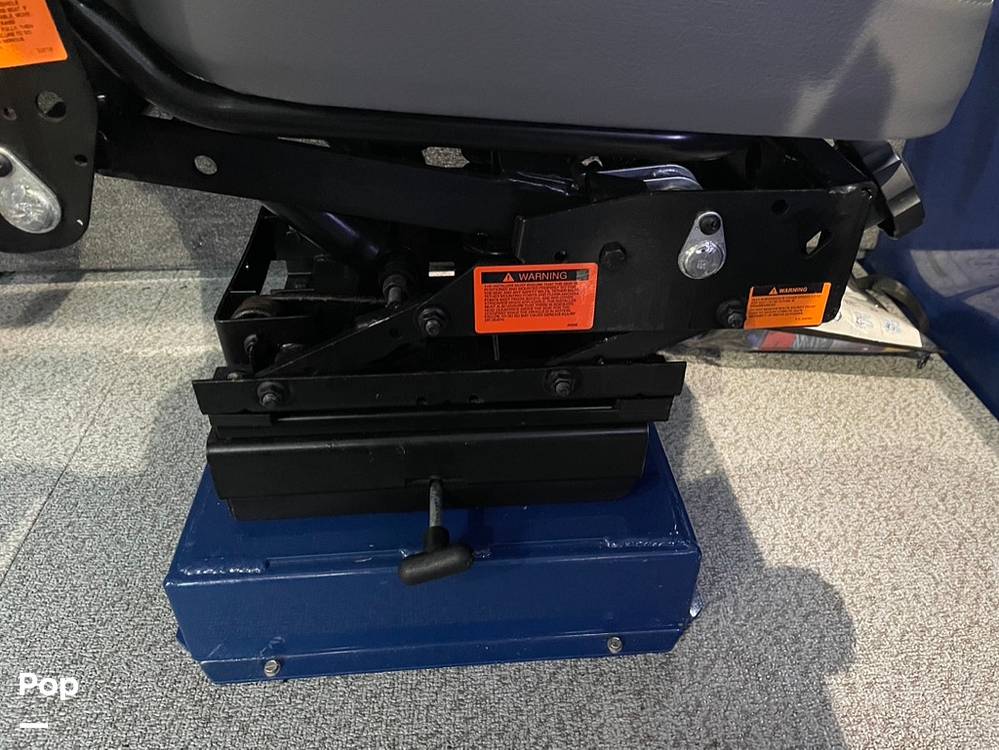 Slide: The Image of Hewescraft Pacific Explorer 270 2022 - 39