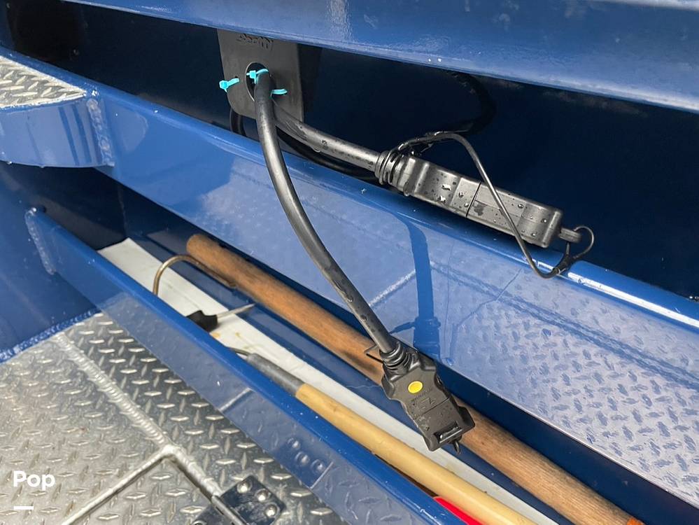 Slide: The Image of Hewescraft Pacific Explorer 270 2022 - 79