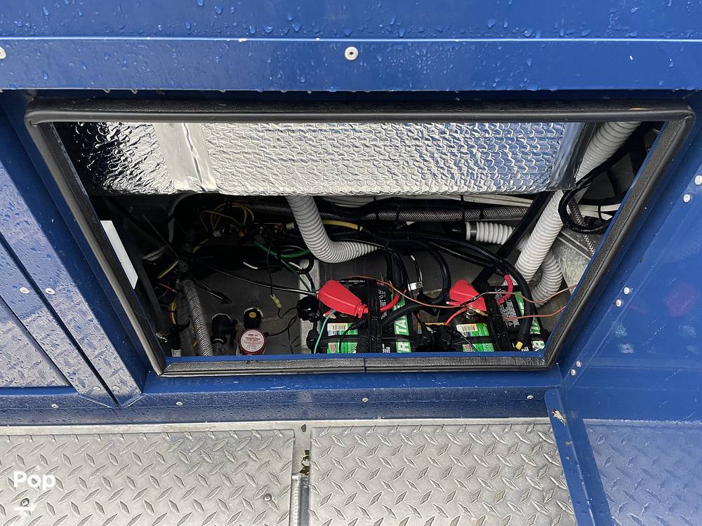 Slide: The Image of Hewescraft Pacific Explorer 270 2022 - 87