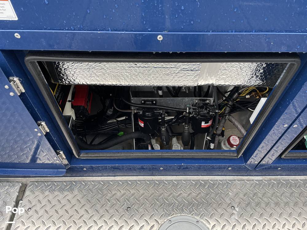 Slide: The Image of Hewescraft Pacific Explorer 270 2022 - 88