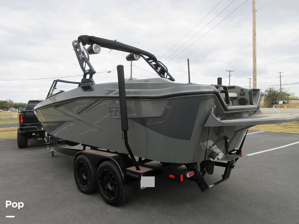Slide: The Image of Heyday Wake Boats H22 2022 - 14882524