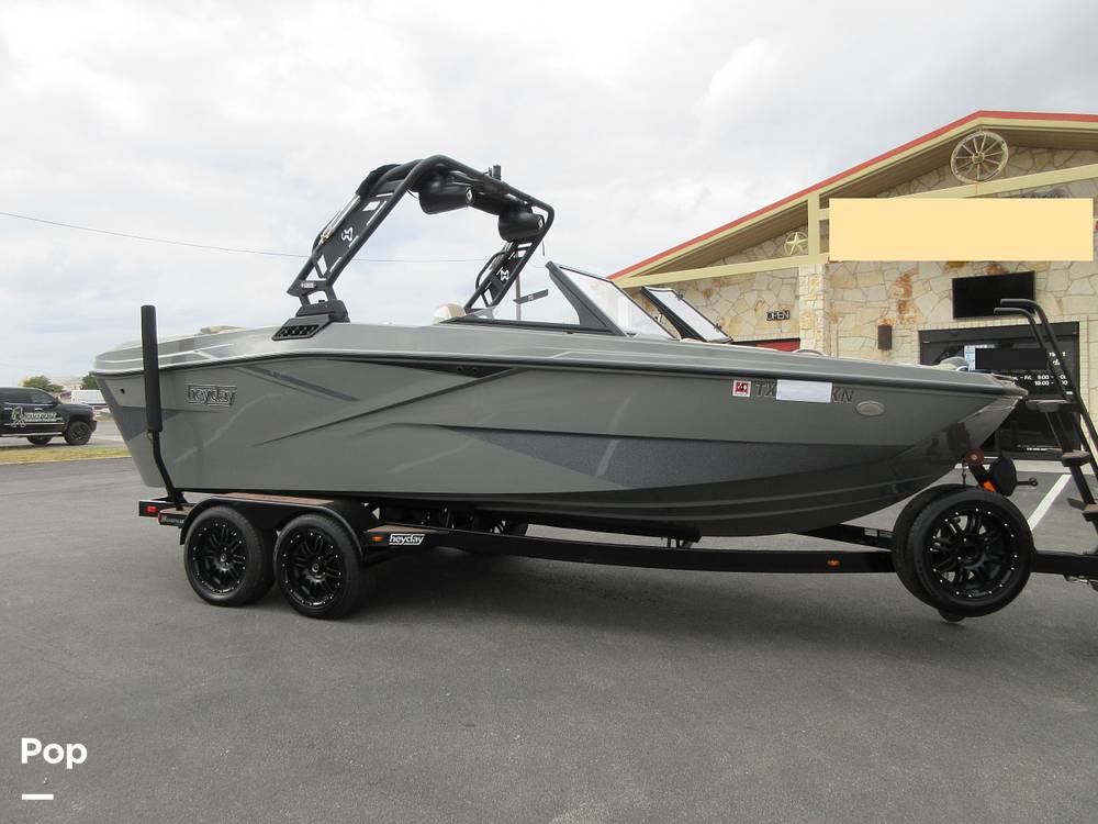 Slide: The Image of Heyday Wake Boats H22 2022 - 14882532