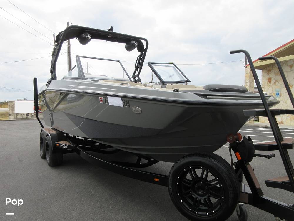 Slide: The Image of Heyday Wake Boats H22 2022 - 14882535