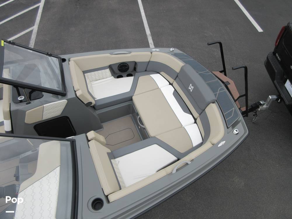 Slide: The Image of Bow Seating - 14882542