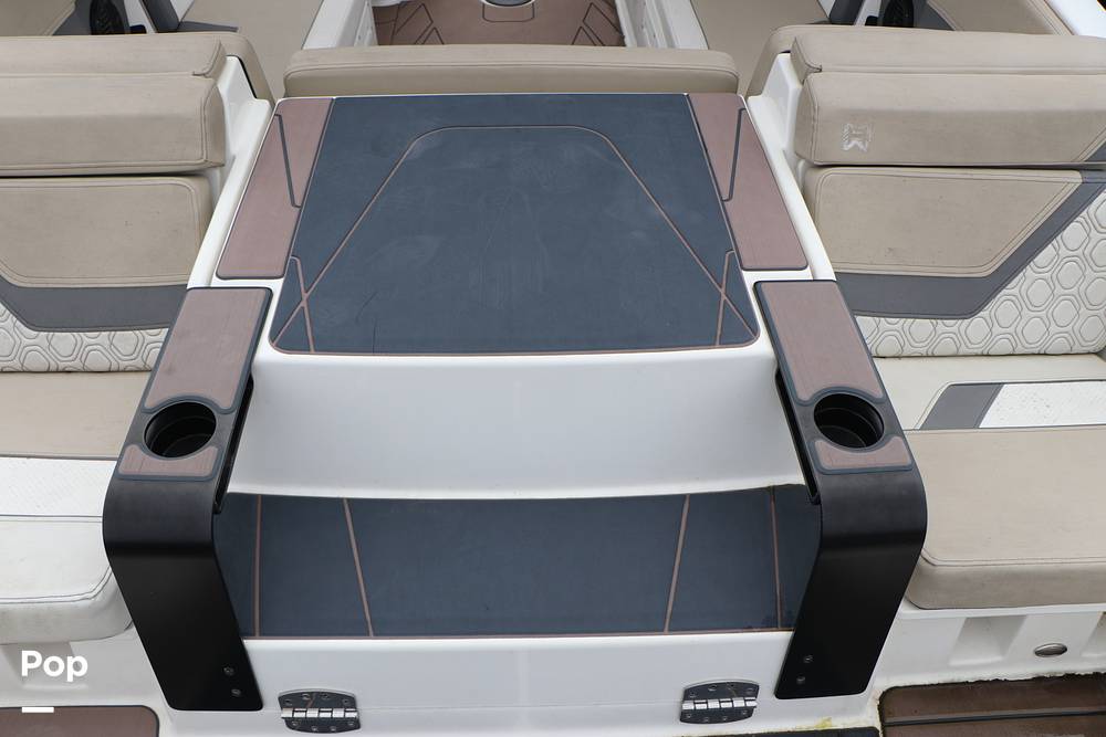 Slide: The Image of Heyday Wake Boats H22 2023 - 10