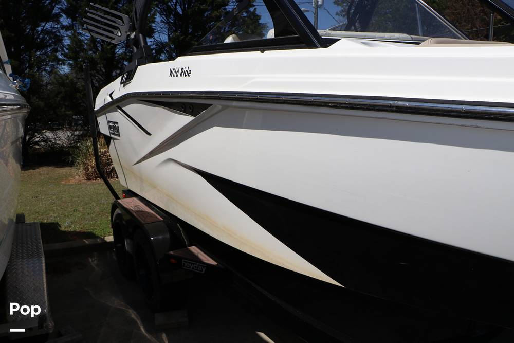Slide: The Image of Heyday Wake Boats H22 2023 - 105