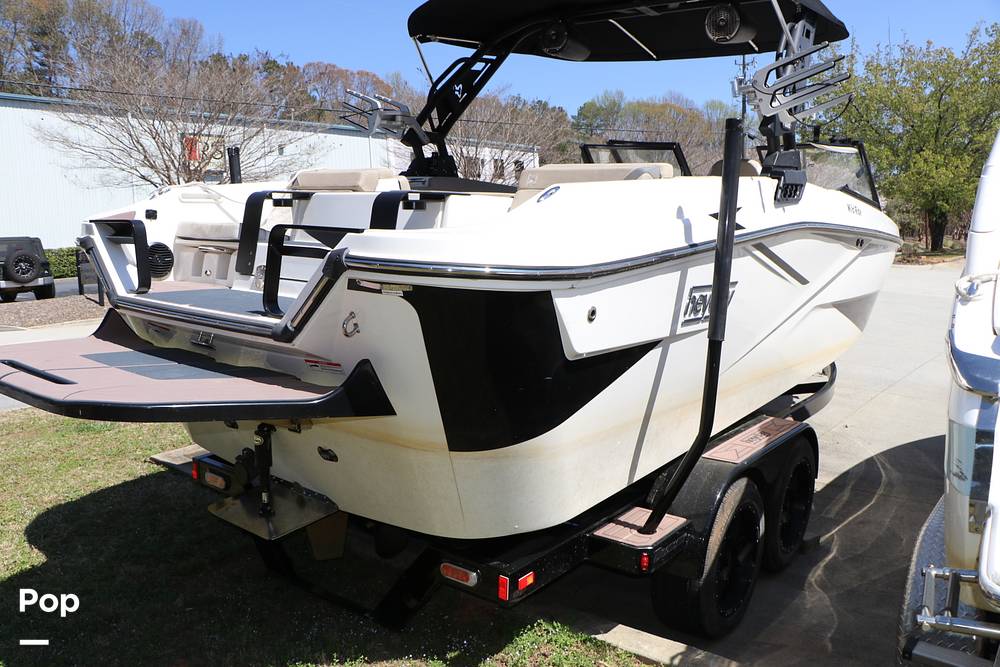 Slide: The Image of Heyday Wake Boats H22 2023 - 106