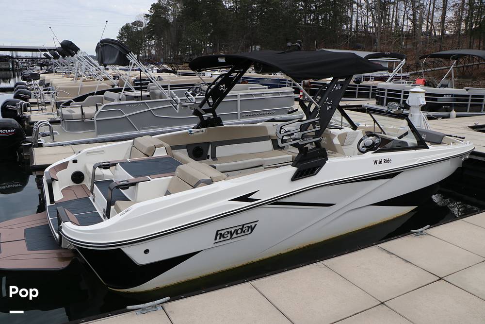 Slide: The Image of Heyday Wake Boats H22 2023 - 3