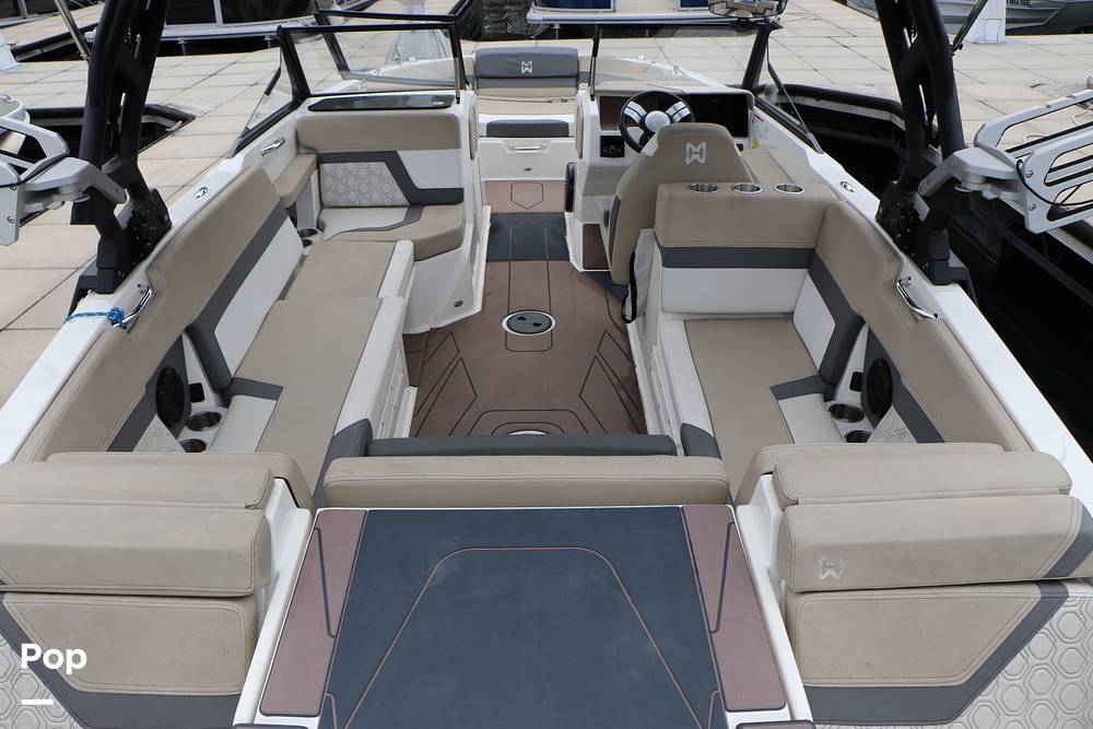 Slide: The Image of Heyday Wake Boats H22 2023 - 8