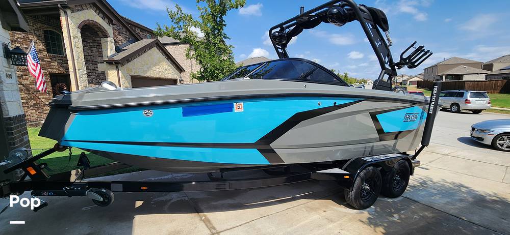 Slide: The Image of Heyday Wake Boats WT-2DC 2022 - 32