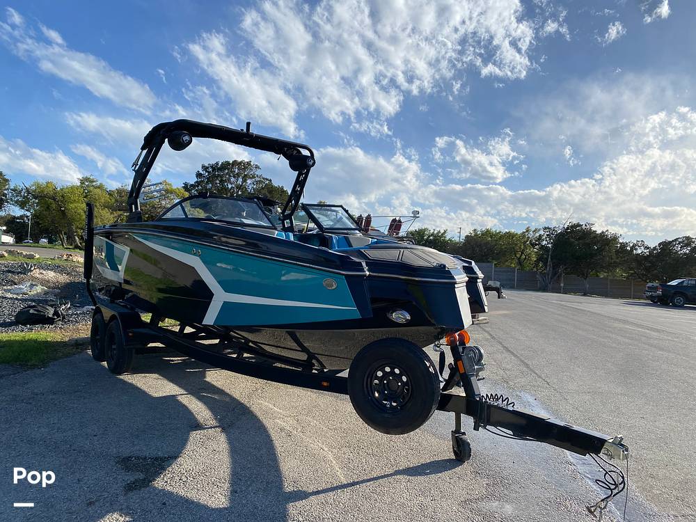Slide: The Image of Heyday Wake Boats WT-SURF 2022 - 3