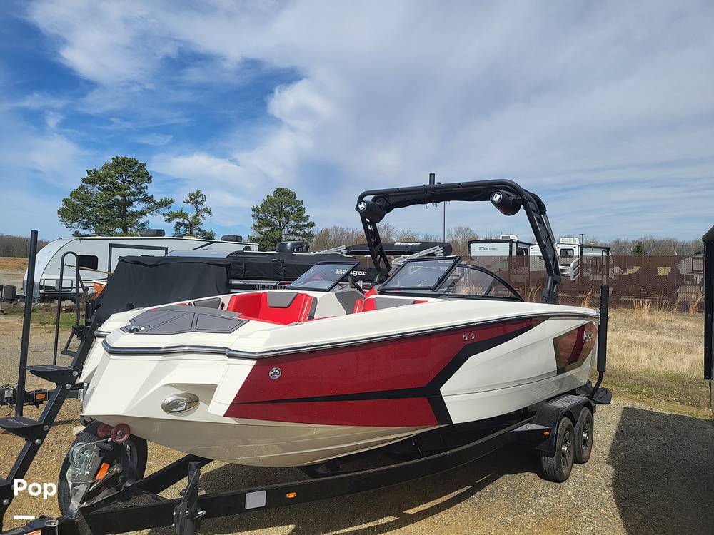 Slide: The Image of Heyday Wake Boats Wt Surf 2023 - 15256040
