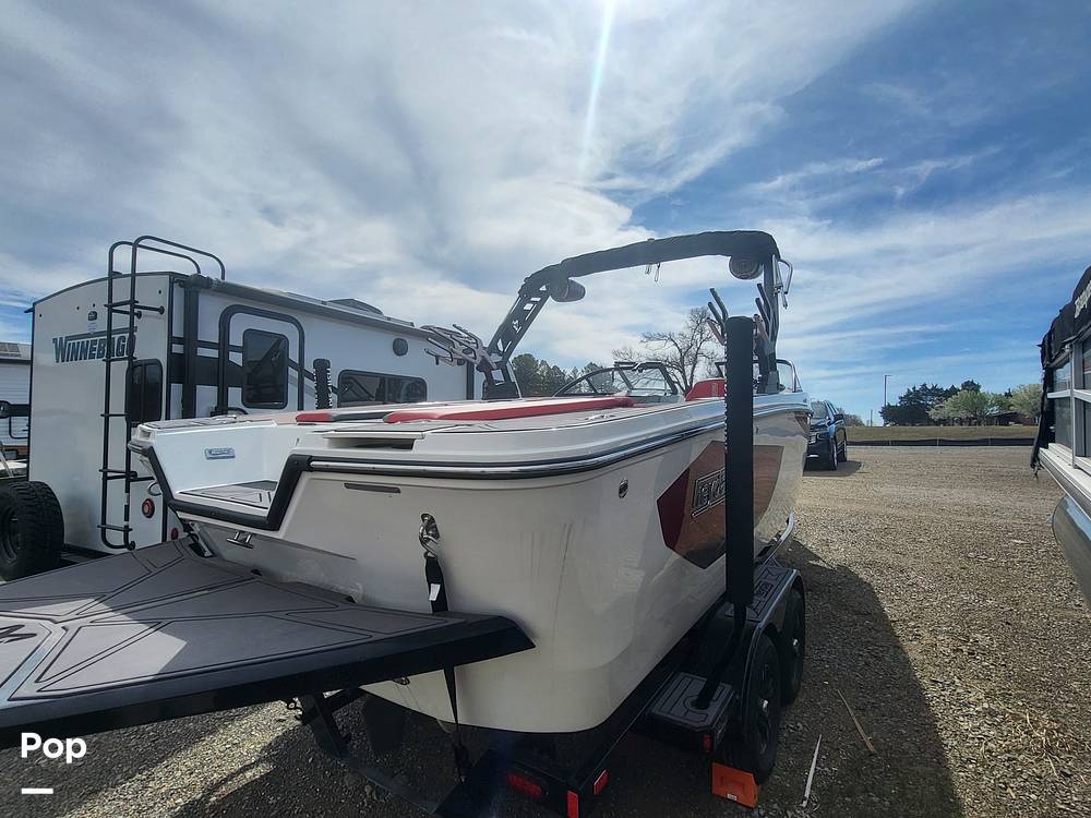 Slide: The Image of Heyday Wake Boats Wt Surf 2023 - 15256041