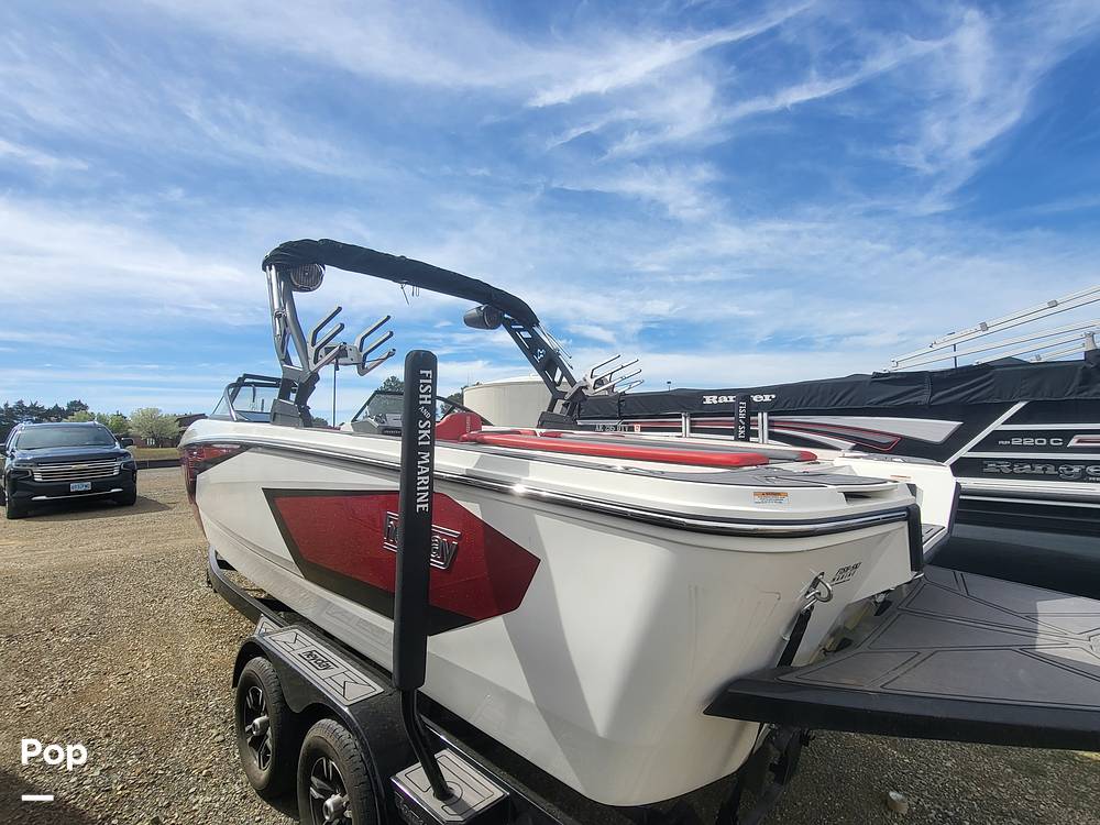 Slide: The Image of Heyday Wake Boats Wt Surf 2023 - 15256042