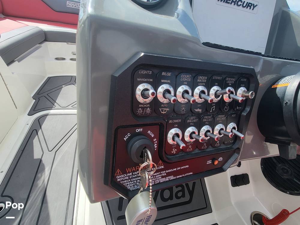 Slide: The Image of Heyday Wake Boats Wt Surf 2023 - 15256064