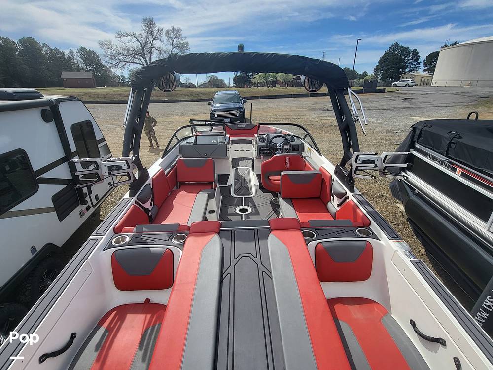 Slide: The Image of Heyday Wake Boats Wt Surf 2023 - 15256044
