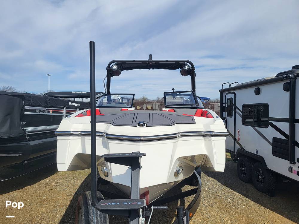 Slide: The Image of Heyday Wake Boats Wt Surf 2023 - 15256228