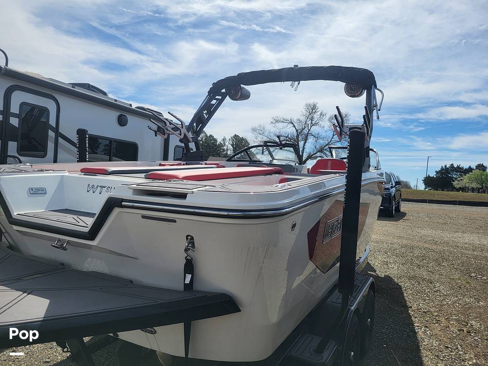 Slide: The Image of Heyday Wake Boats Wt Surf 2023 - 15256243