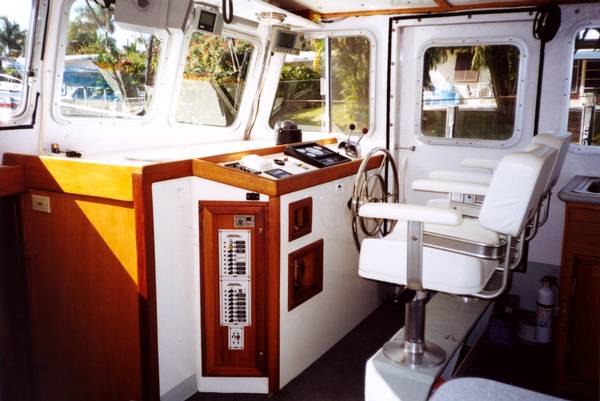 Slide: The Image of h & h marine 1998 - 2