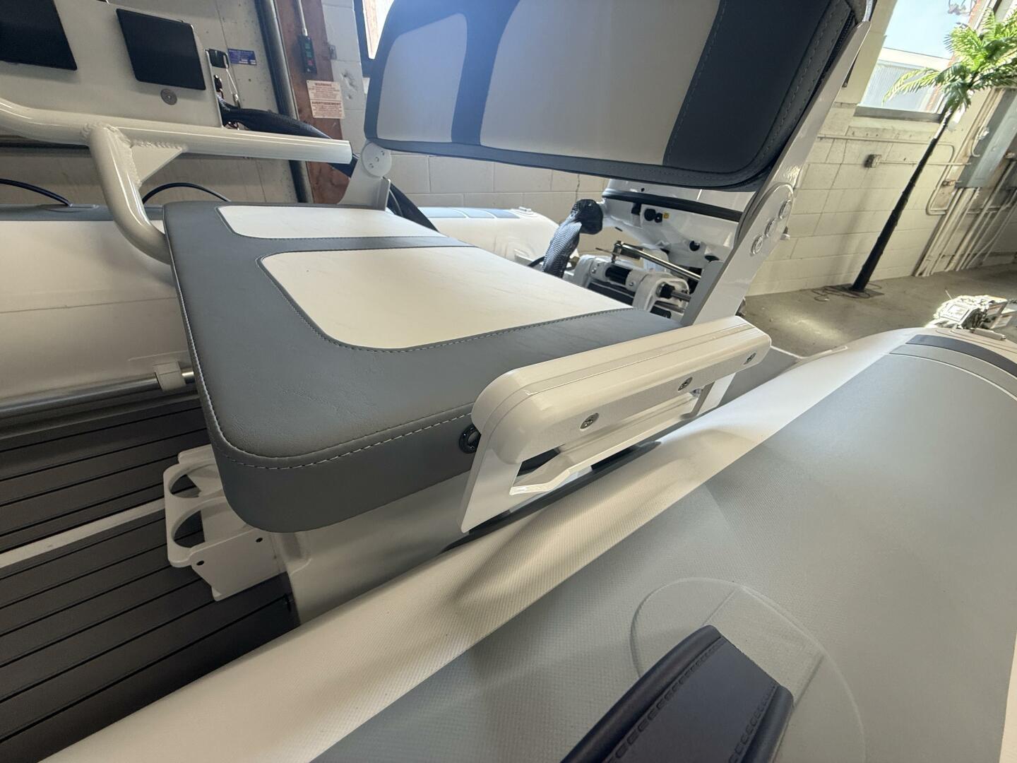 Slide: The Image of Highfield Classic 380 PVC 2025 - 4787527