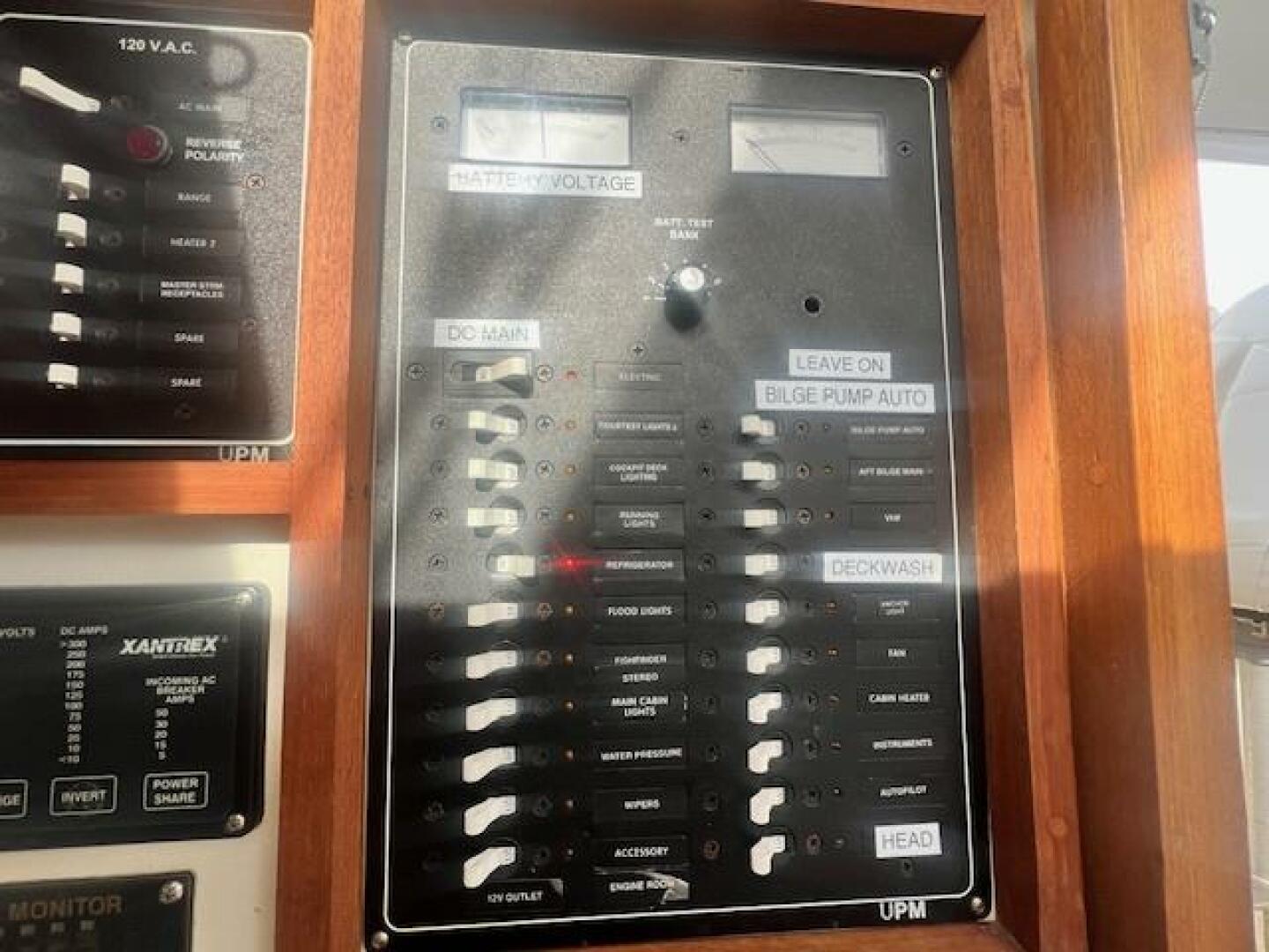 Slide: The Image of Hinckley Lobster Style Cruiser With Flybridge 1989 - 5175093