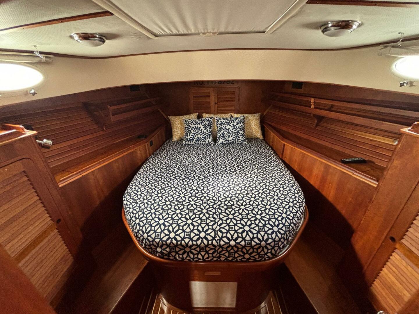 Slide: The Image of Hinckley Talaria 44 Motor Yacht 2005 - 4864260
