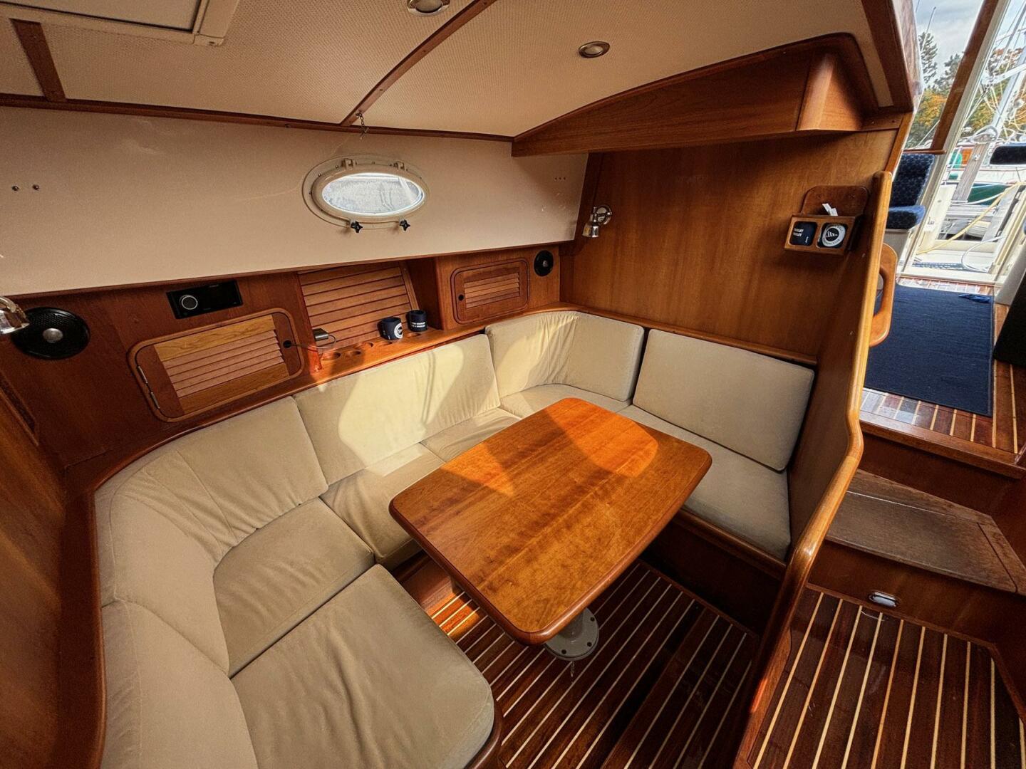 Slide: The Image of Hinckley Talaria 44 Motor Yacht 2005 - 4864263