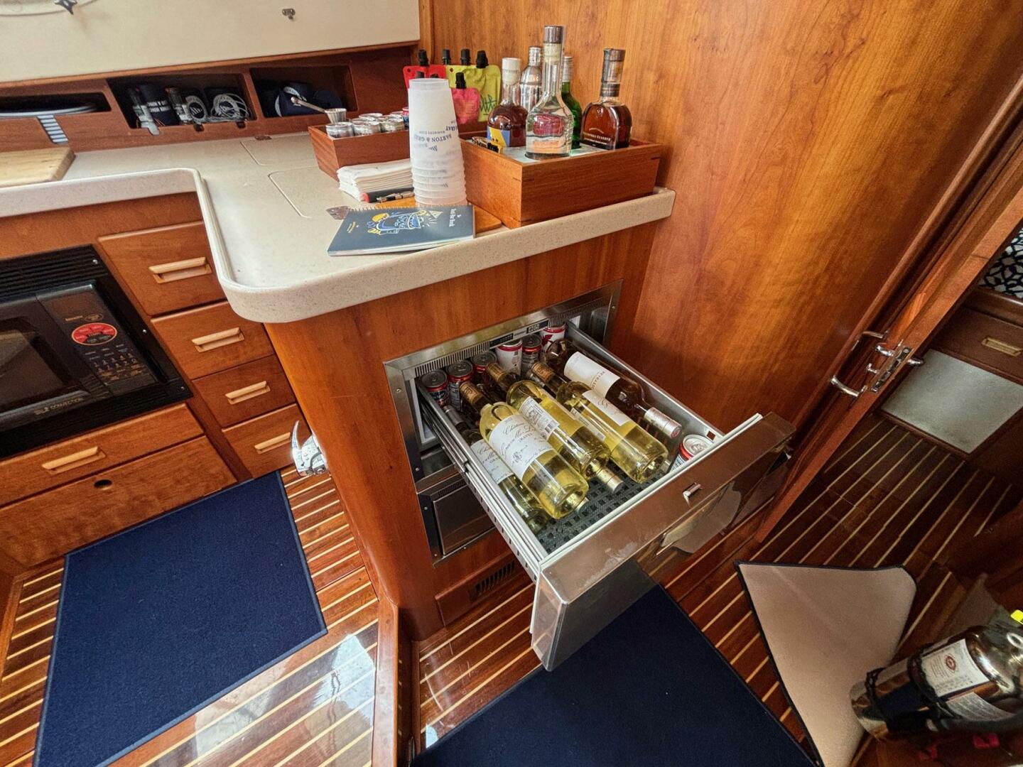 Slide: The Image of Hinckley Talaria 44 Motor Yacht 2005 - 4864266