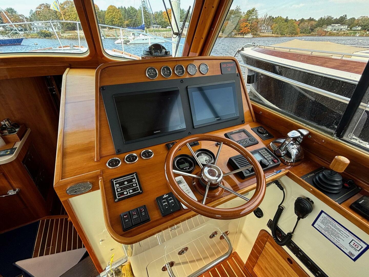 Slide: The Image of Hinckley Talaria 44 Motor Yacht 2005 - 4864269