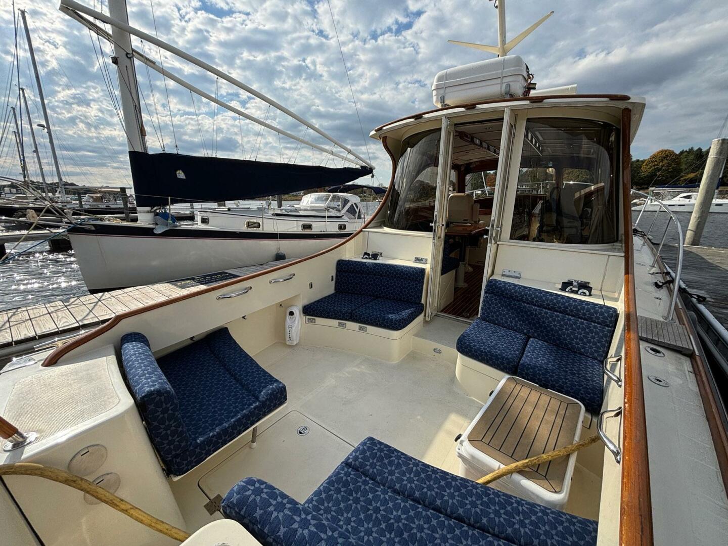 Slide: The Image of Hinckley Talaria 44 Motor Yacht 2005 - 4864276