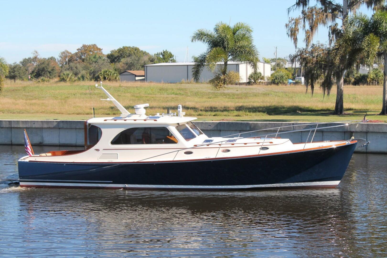 Slide: The Image of Hinckley Talaria 44 Motor Yacht 2005 - 5262225