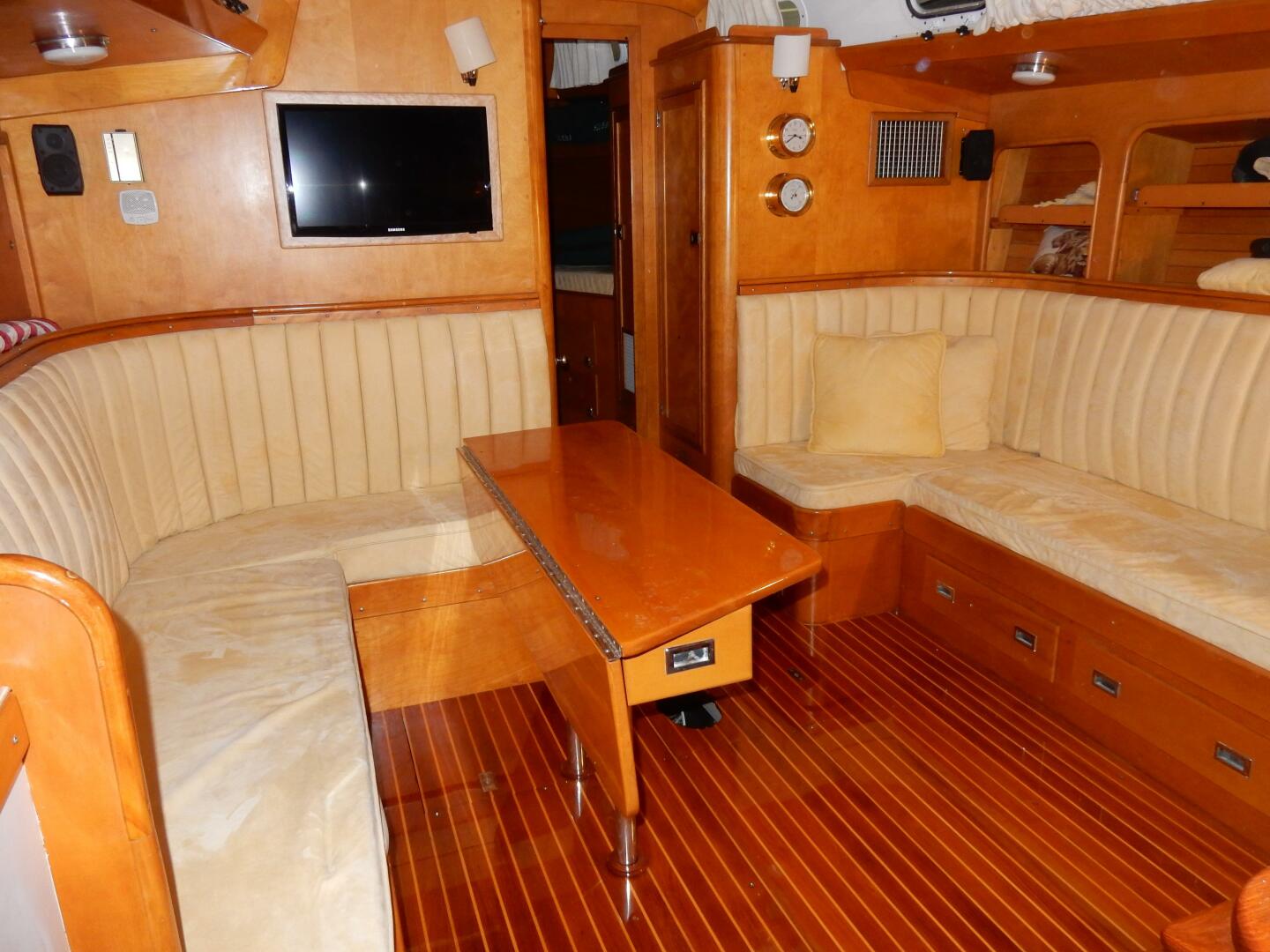 Slide: The Image of Hinckley Yachts 49 CC Ketch 1972 - 4362039