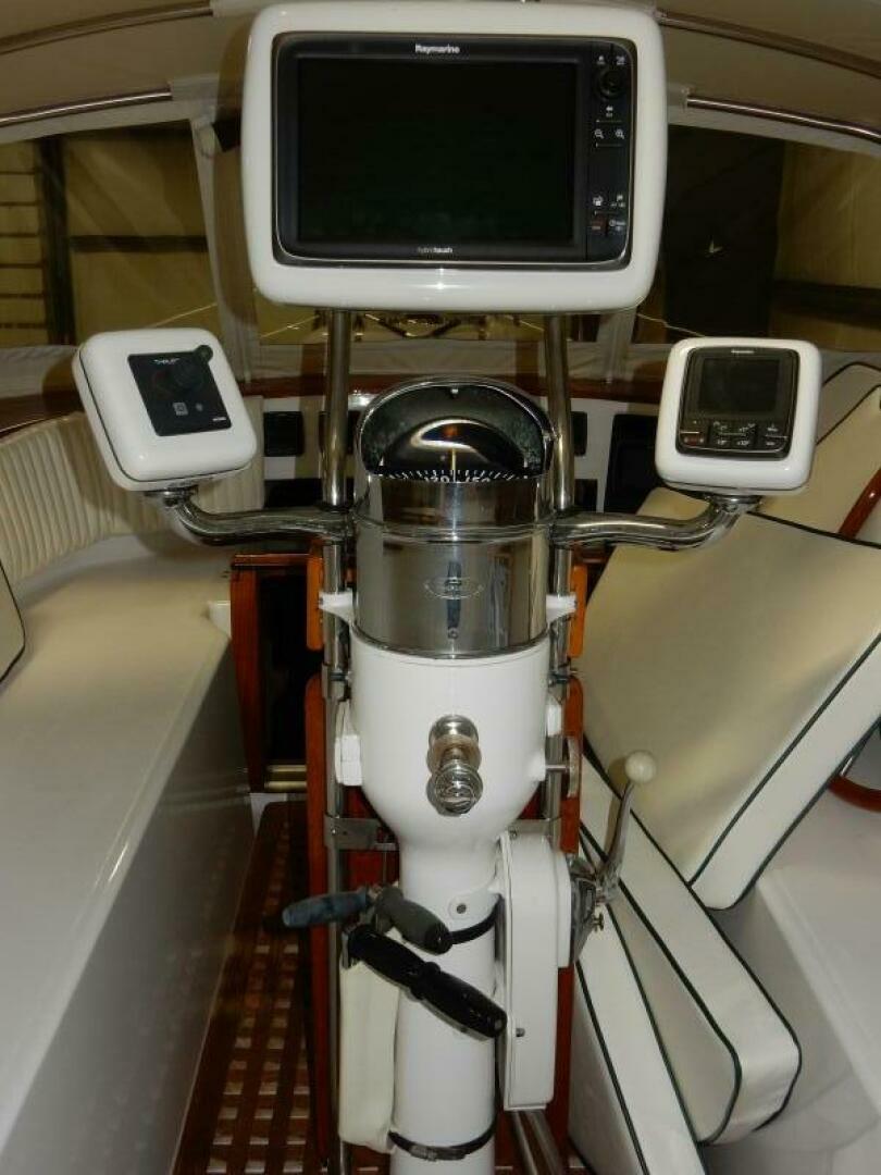 Slide: The Image of Hinckley Yachts 49 CC Ketch 1972 - 4361679