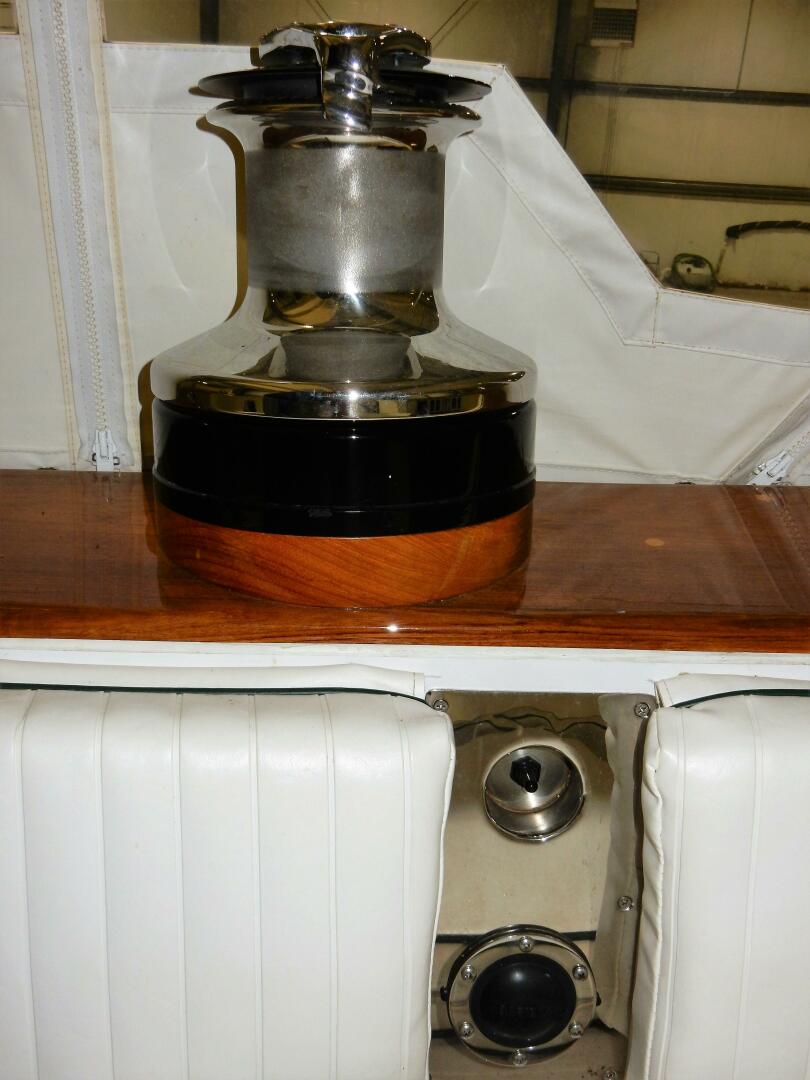 Slide: The Image of Hinckley Yachts 49 CC Ketch 1972 - 4361680
