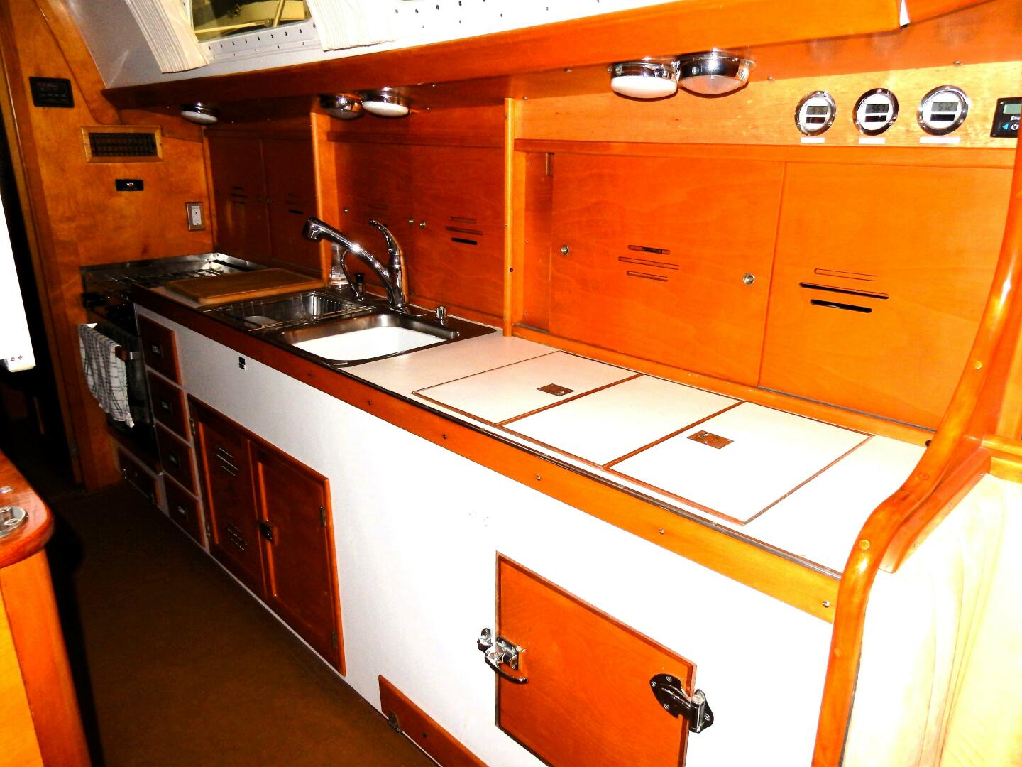 Slide: The Image of Hinckley Yachts 49 CC Ketch 1972 - 4361697
