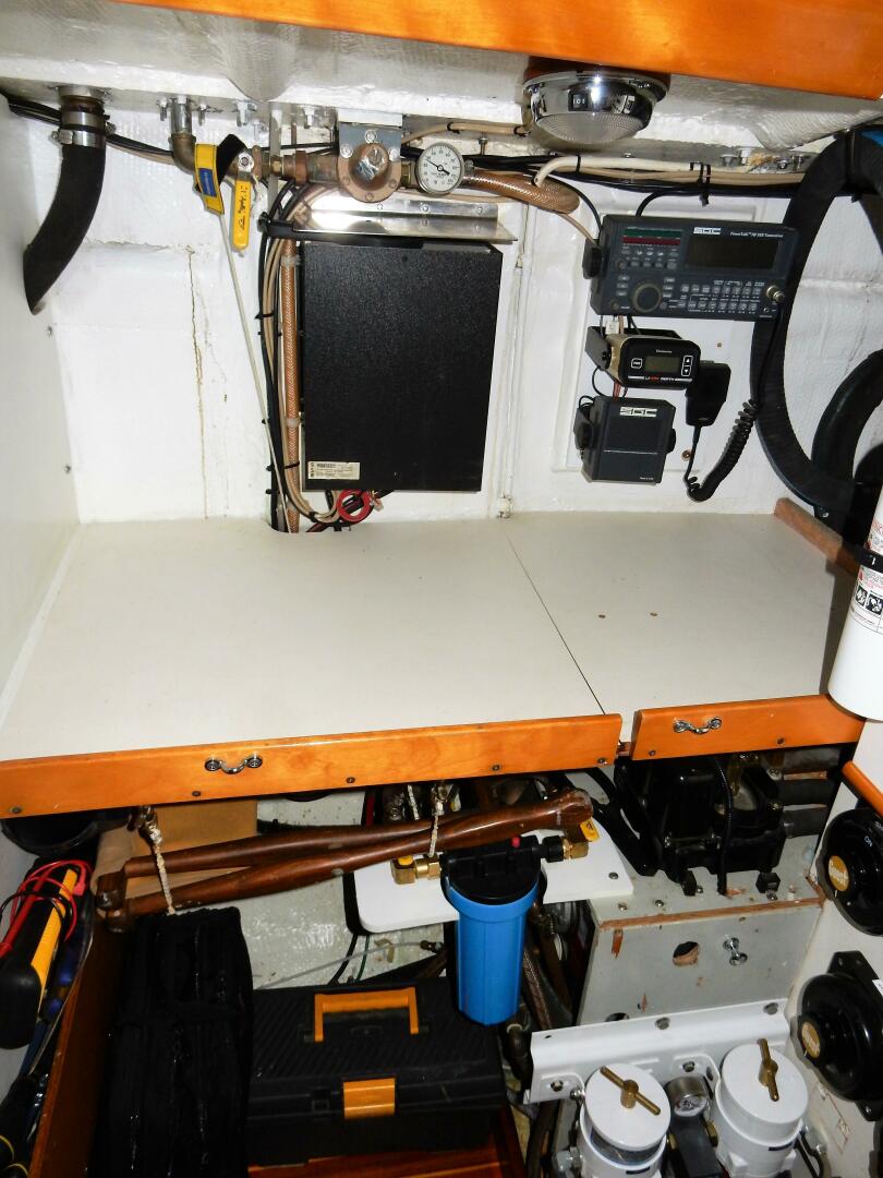Slide: The Image of Hinckley Yachts 49 CC Ketch 1972 - 4361704
