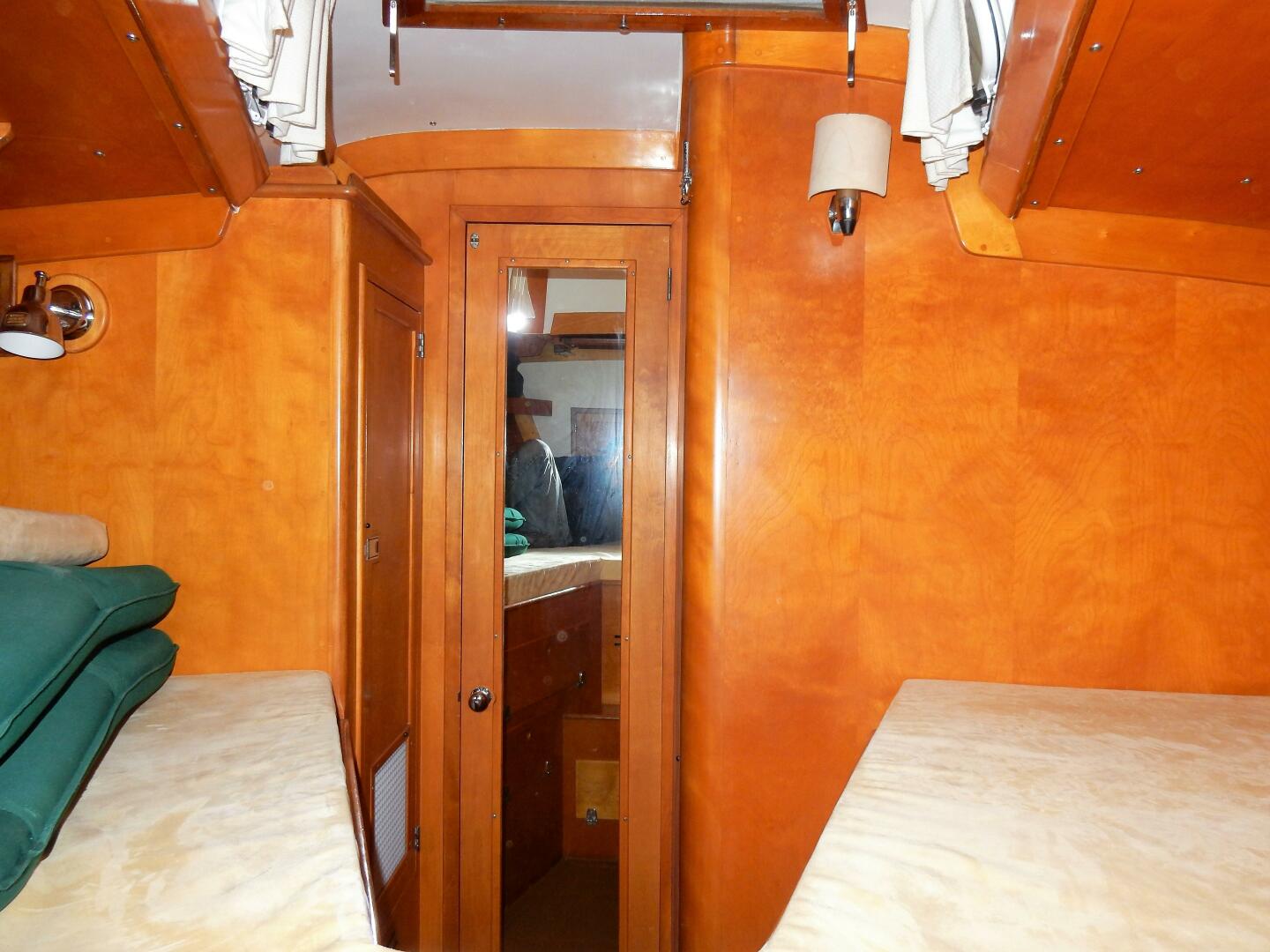 Slide: The Image of Hinckley Yachts 49 CC Ketch 1972 - 4361716