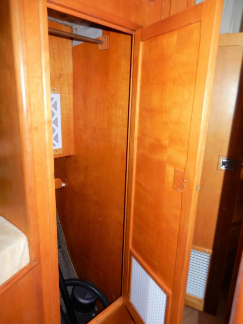 Slide: The Image of Hinckley Yachts 49 CC Ketch 1972 - 4361717