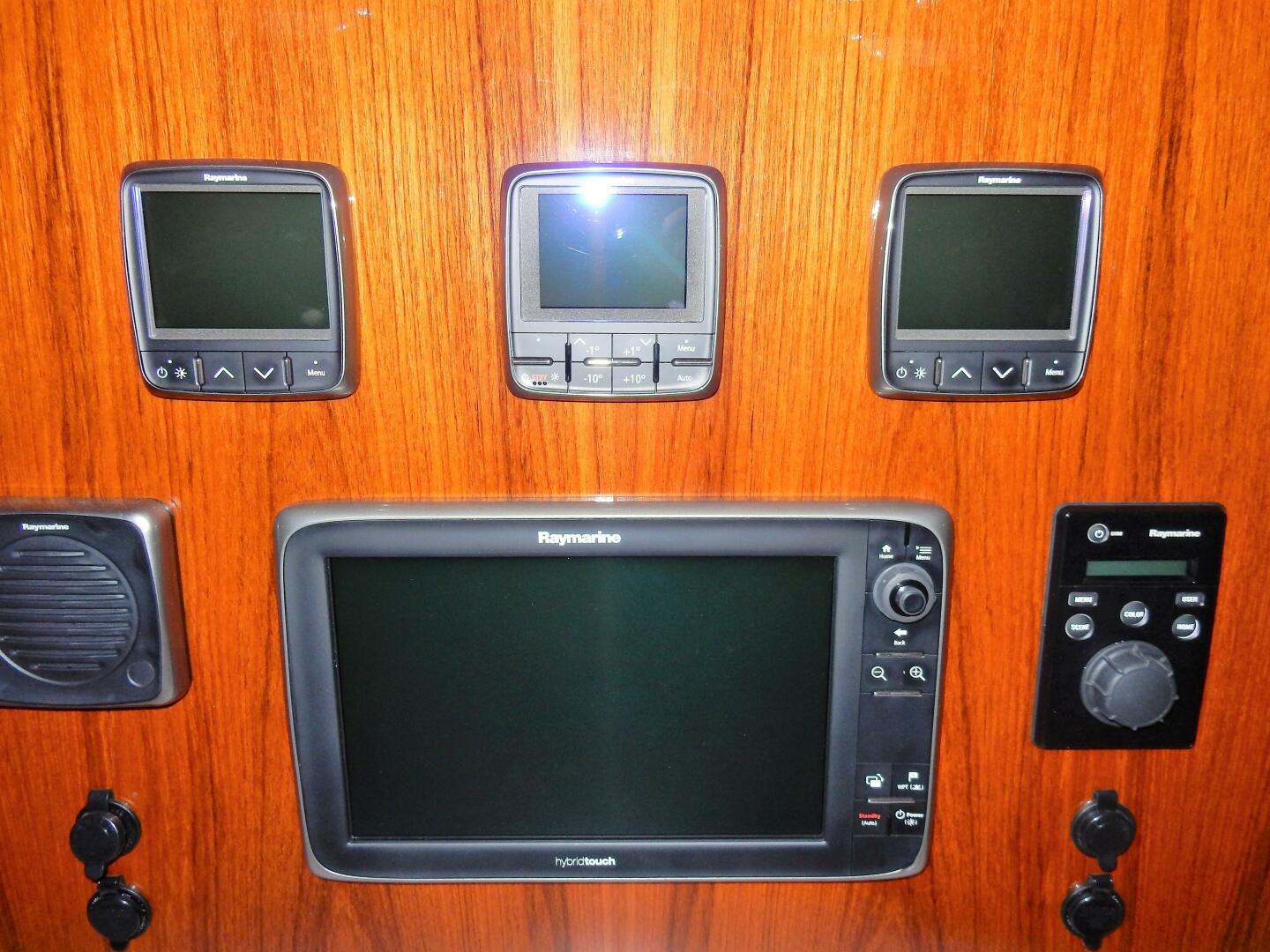 Slide: The Image of Hinckley Yachts 49 CC Ketch 1972 - 4361726