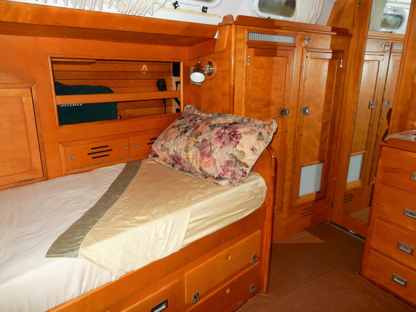 Slide: The Image of Hinckley Yachts 49 CC Ketch 1972 - 4361840
