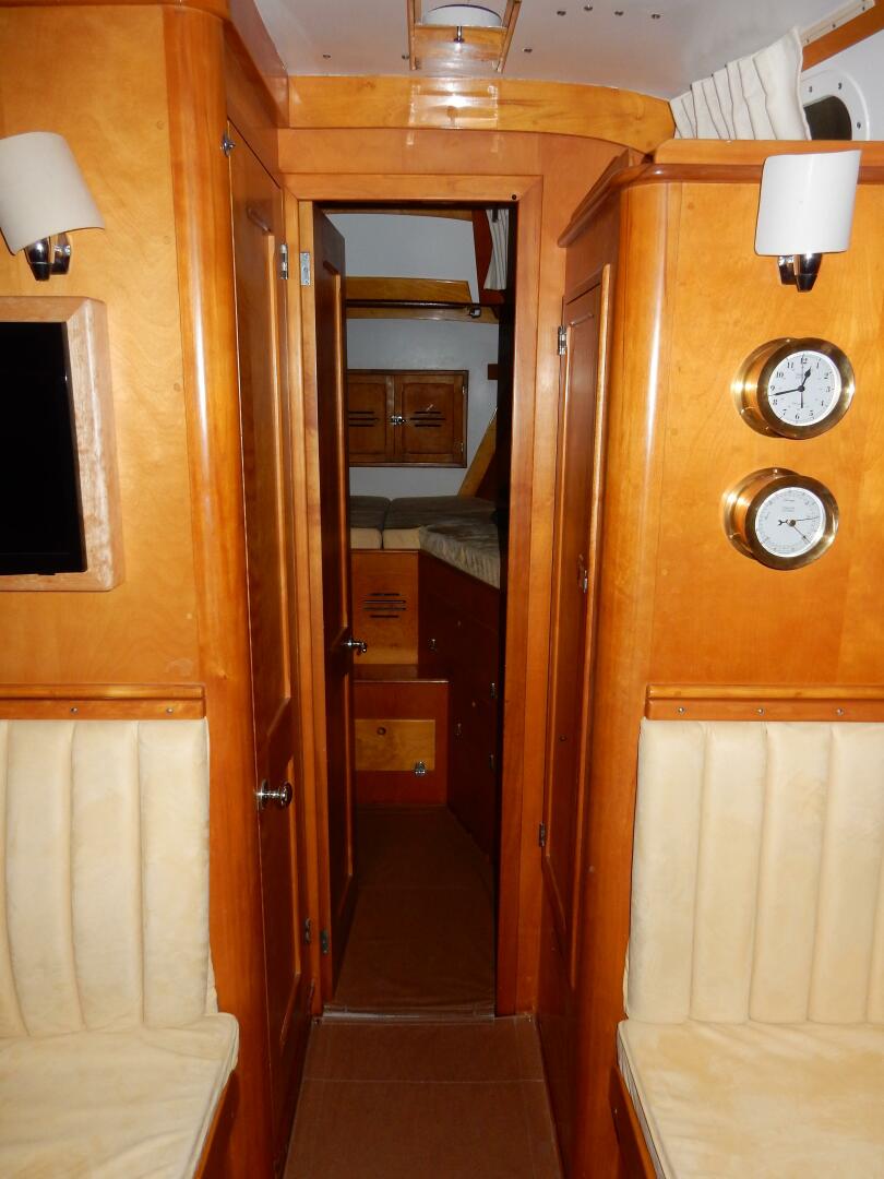 Slide: The Image of Hinckley Yachts 49 CC Ketch 1972 - 4361955