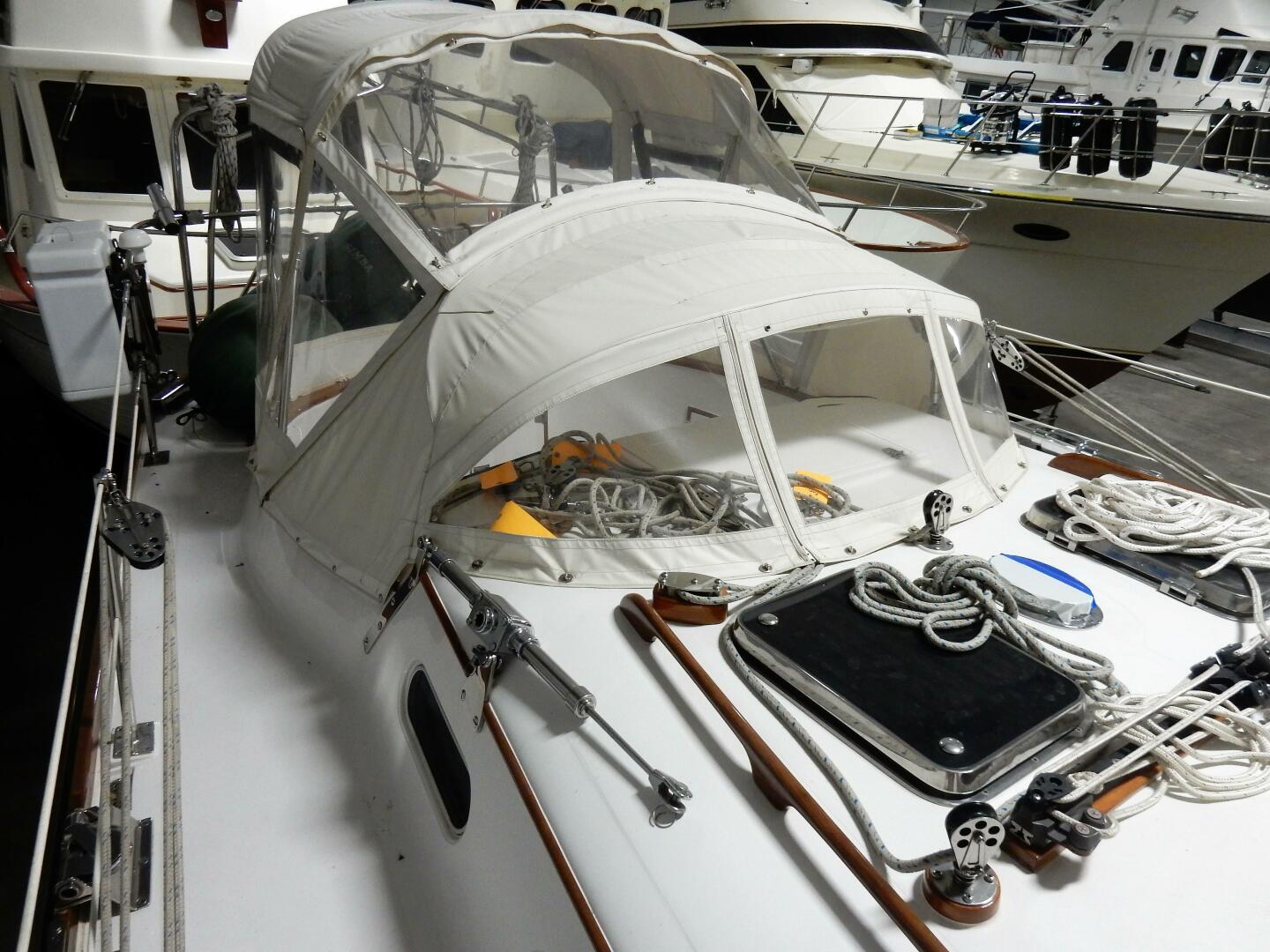 Slide: The Image of Hinckley Yachts 49 CC Ketch 1972 - 4361963