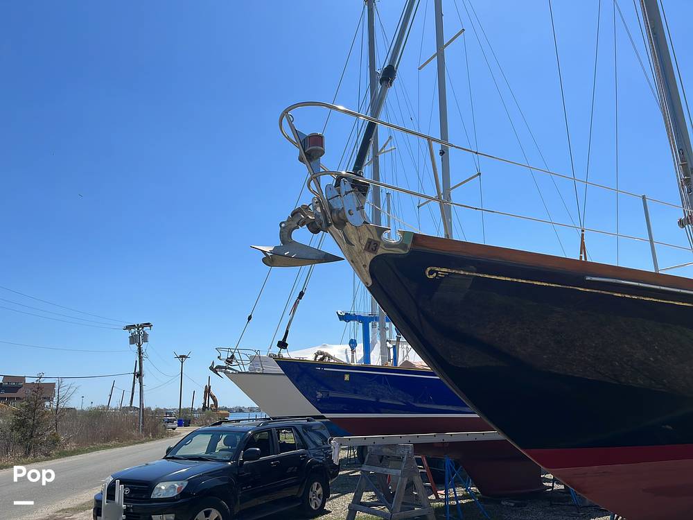 Slide: The Image of Hinckley Yachts Bermuda 40 Mark III Yawl 1974 - 10