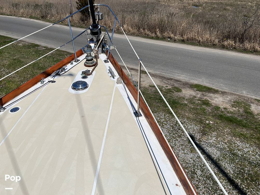 Slide: The Image of Hinckley Yachts Bermuda 40 Mark III Yawl 1974 - 102